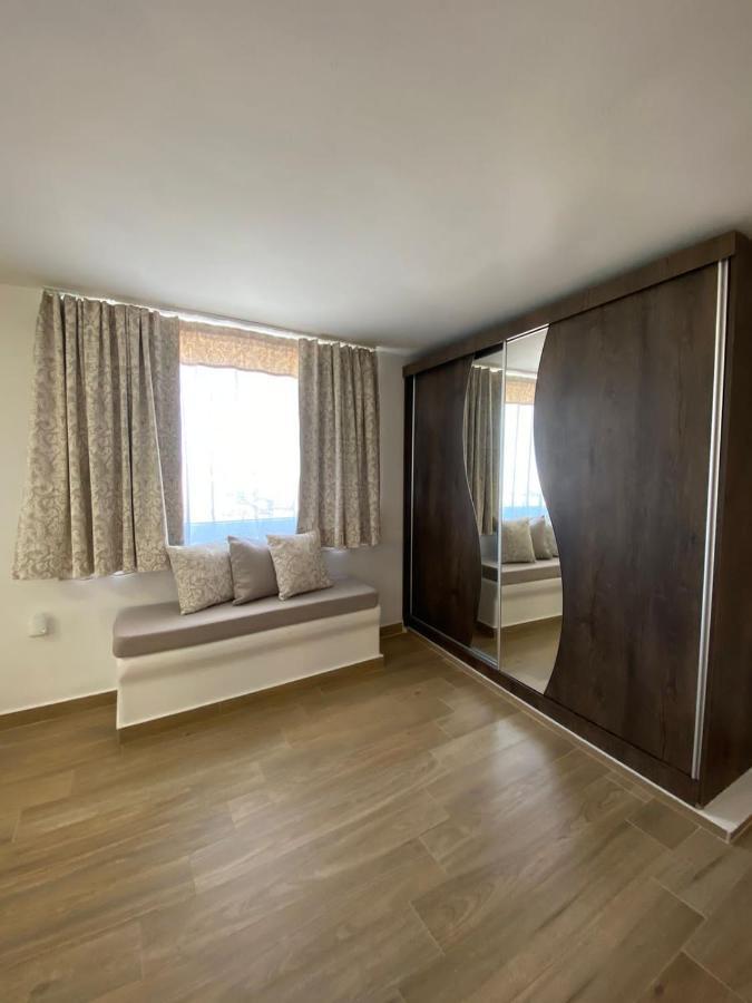 Alamana'S House - Ideal For Couples Ano Mera Exterior photo
